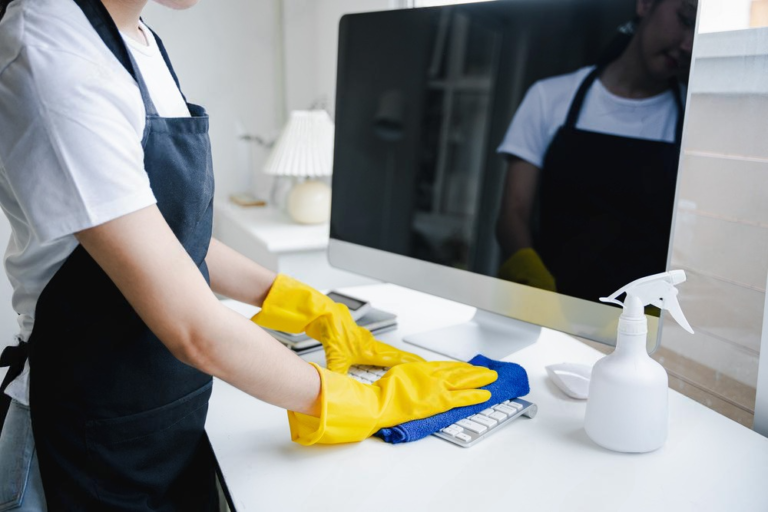 Entretien de bureaux à Périgny : Pour un environnement de travail propre et productif